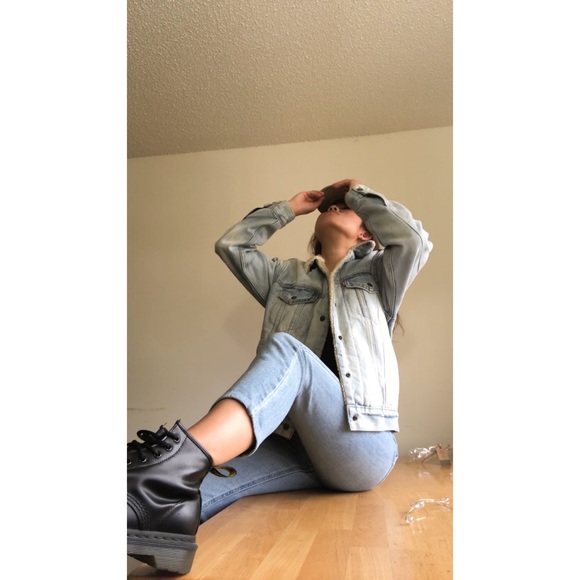 Levi’s Jean jacket - Picture 2 of 2